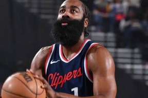 哈登在RNG比赛中重要助攻，夺冠引发热议！(哈登在rng比赛中重要助攻,夺冠引发热议的是谁)爱游戏官网