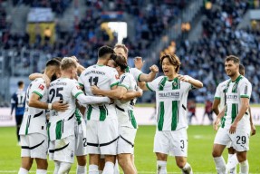 关键战法甲焦点战；休斯敦火箭完成主帅复盘；目标明确；医务组通报恢复(暴风雪火箭炮)爱游戏体验