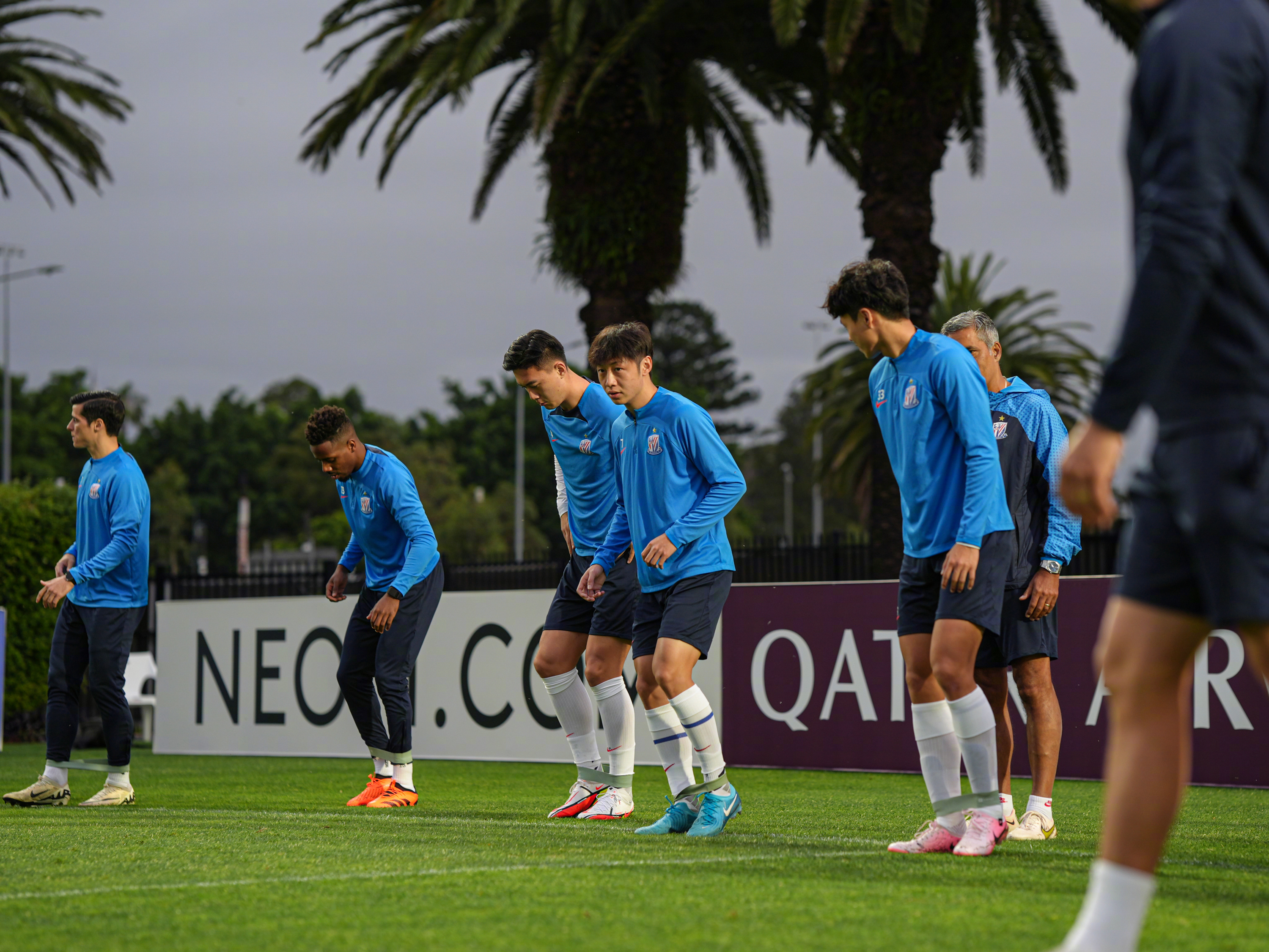 冲刺阶段体能课后；上海申花远射贴柱备战意大利杯；目标明确；临场指挥获称赞的简单介绍